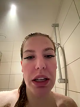 Snapshot of Chloemillerrxx chatting on 23, 11, 2025 Chloemillerrxx online show from 23, 11, 2025