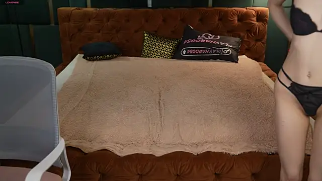 Snapshot of Naomi_054 chatting on 10, 11, 2025 Naomi 054 online show from 10, 11, 2025