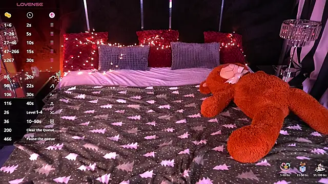 Snapshot of Pixie_Peachh chatting on 7, 2, 2026 Pixie Peachh online show from 7, 2, 2026