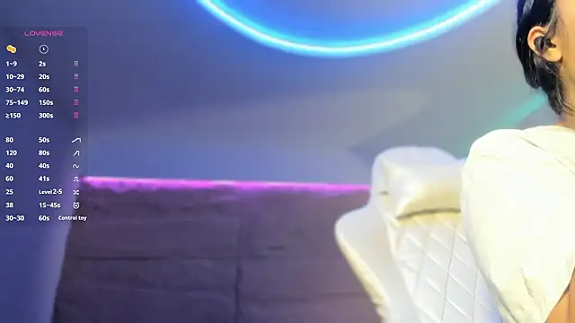 HannahMontgomery online show from 24, 2, 2026