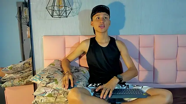 Daddy Darcks online show from 7, 11, 2025