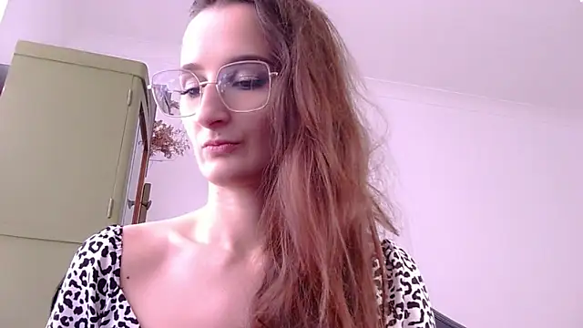 Nova Mystic online show from 6, 10, 2025