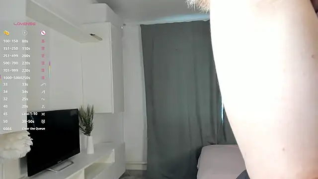 Snapshot of MarenRawicki chatting on 4, 11, 2025 MarenRawicki online show from 4, 11, 2025