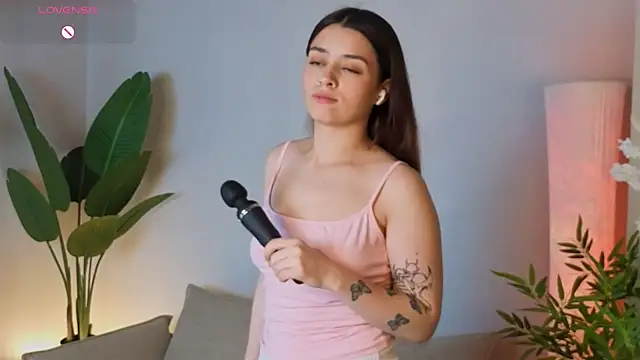 Lustr0us online show from 6, 10, 2025