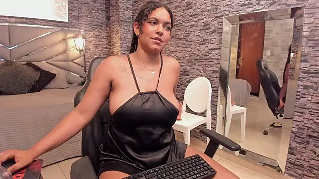 Snapshot of BellyBigBoobs chatting on 8, 10, 2025 BellyBigBoobs online show from 8, 10, 2025