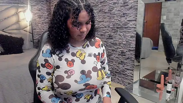 Snapshot of BellyBigBoobs chatting on 20, 10, 2025 BellyBigBoobs online show from 20, 10, 2025