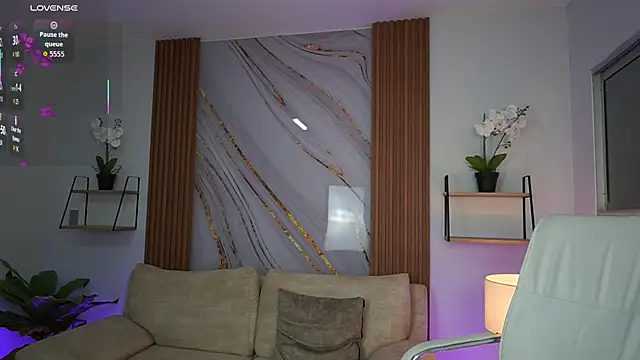 MilaCrave online show from 13, 10, 2025