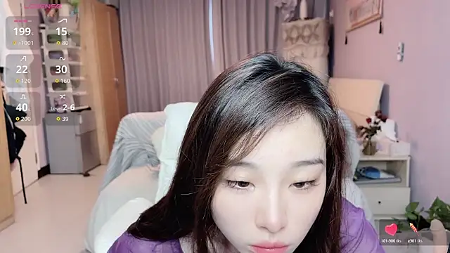 Snapshot of Y2Luvk chatting on 10, 10, 2025 Y2Luvk online show from 10, 10, 2025