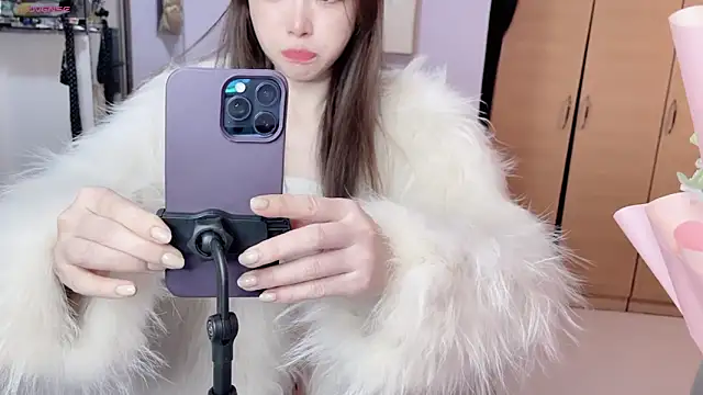 Snapshot of Y2Luvk chatting on 9, 11, 2025 Y2Luvk online show from 9, 11, 2025