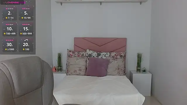 SarayVega  online show from 29, 10, 2025