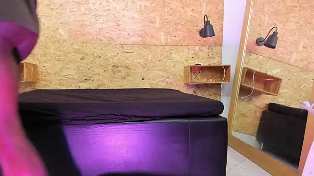 santiblack7 online show from 8, 10, 2025