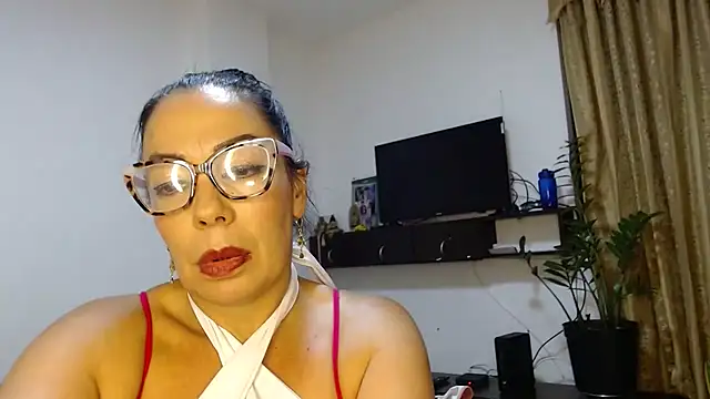 Snapshot of naiaratobon__ chatting on 12, 10, 2025 naiaratobon online show from 12, 10, 2025