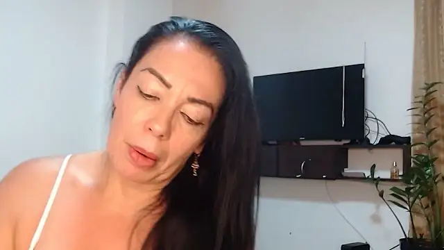 Snapshot of naiaratobon__ chatting on 17, 10, 2025 naiaratobon online show from 17, 10, 2025