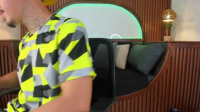 Donovan Desmond online show from 5, 12, 2025