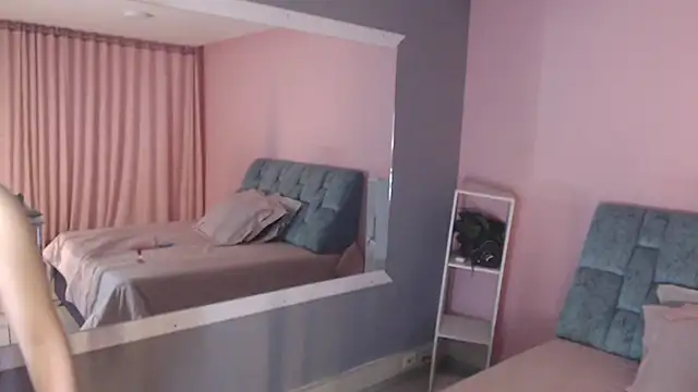 Snapshot of Camila_Russoo chatting on 2, 12, 2025 Camila Russoo online show from 2, 12, 2025