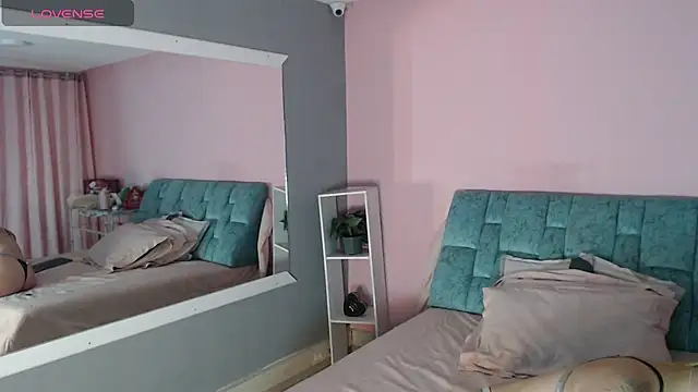 Camila Russoo online show from 24, 2, 2026