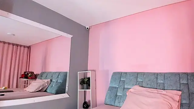 Camila Russoo online show from 16, 3, 2026