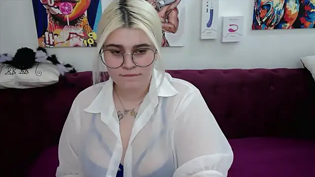 Snapshot of Amber_Monro chatting on 20, 10, 2025 Amber Monro online show from 20, 10, 2025