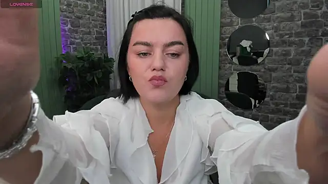 Snapshot of moodberry chatting on 22, 10, 2025 moodberry online show from 22, 10, 2025