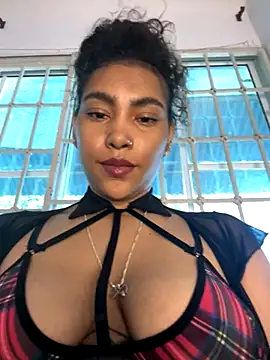 Snapshot of SophieD chatting on 9, 10, 2025 SophieD online show from 9, 10, 2025