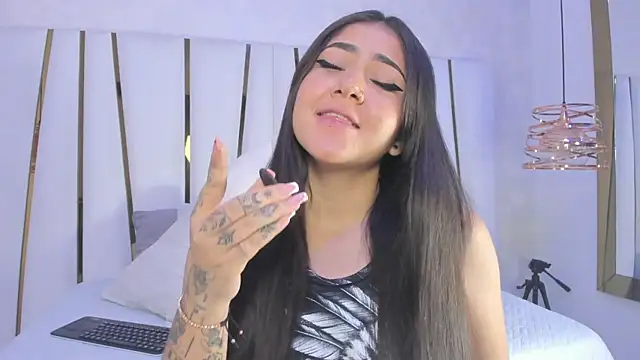 bonnie sm online show from 25, 9, 2025