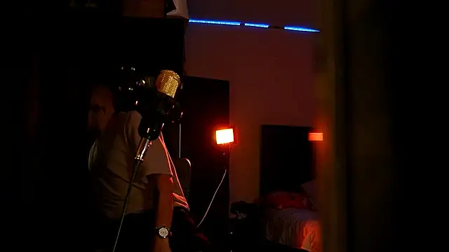 AlphaMasterXxx online show from 18, 11, 2025