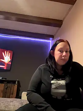 Snapshot of xSiindy95 chatting on 20, 11, 2025 xSiindy95 online show from 20, 11, 2025