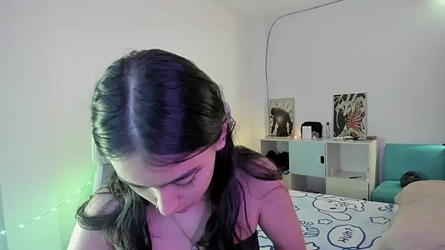 namiiwhite online show from 12, 9, 2025