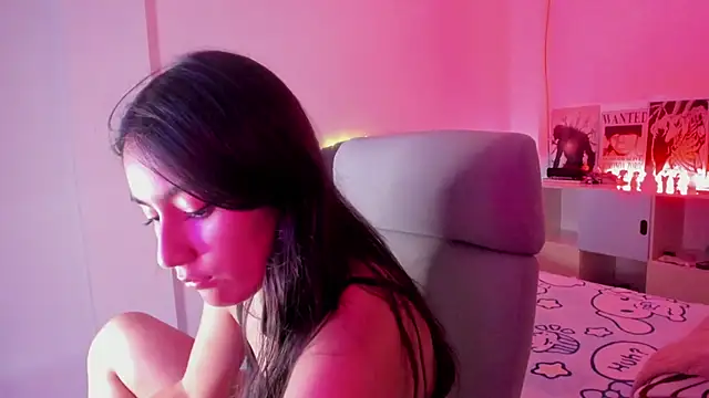 namiiwhite online show from 13, 9, 2025