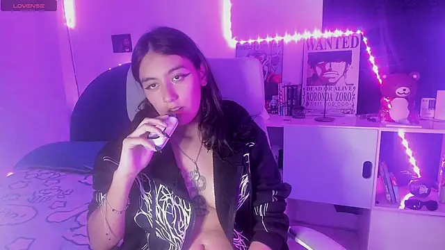 namiiwhite online show from 22, 9, 2025