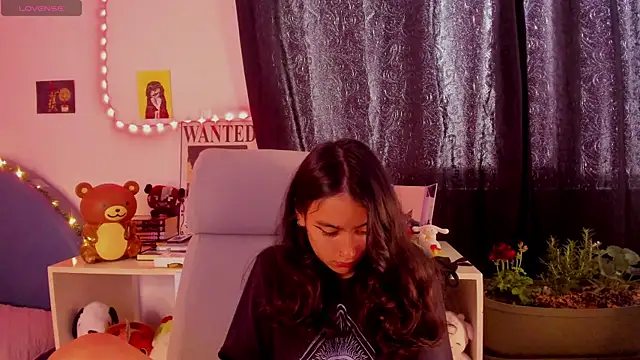 namiiwhite online show from 28, 9, 2025