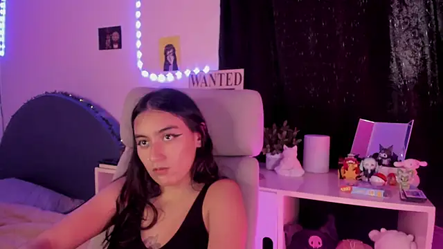 namiiwhite online show from 8, 10, 2025