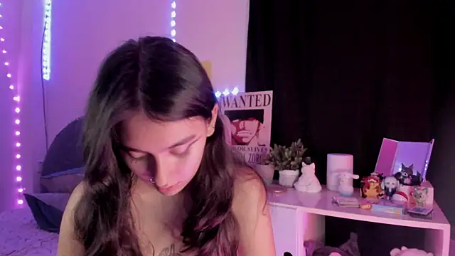 namiiwhite online show from 10, 10, 2025