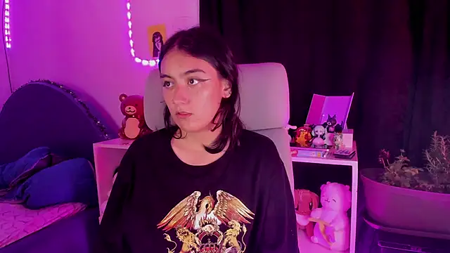 namiiwhite online show from 13, 10, 2025