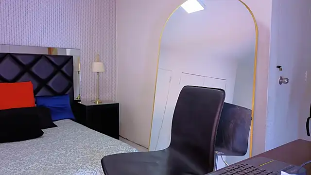 Snapshot of mysterius_boy chatting on 19, 10, 2025 mysterius boy online show from 19, 10, 2025