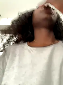 Snapshot of EmilyKisx chatting on 23, 10, 2025 EmilyKisx online show from 23, 10, 2025