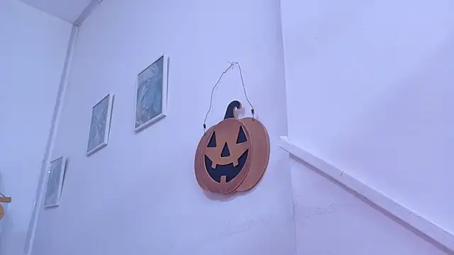 Lizbeth Rouse online show from 23, 10, 2025