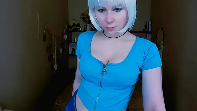 Snapshot of EvaCrosby chatting on 17, 10, 2025 EvaCrosby online show from 17, 10, 2025