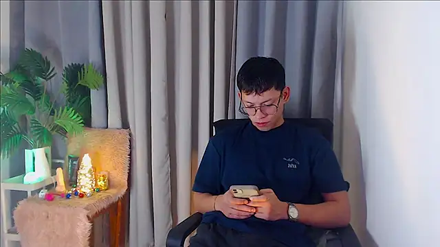 Snapshot of pinkcock_froi2305 chatting on 4, 10, 2025 pinkcock froi2305 online show from 4, 10, 2025