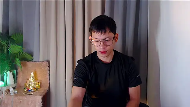 Snapshot of pinkcock_froi2305 chatting on 9, 10, 2025 pinkcock froi2305 online show from 9, 10, 2025