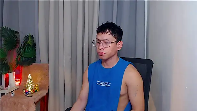 Snapshot of pinkcock_froi2305 chatting on 13, 10, 2025 pinkcock froi2305 online show from 13, 10, 2025