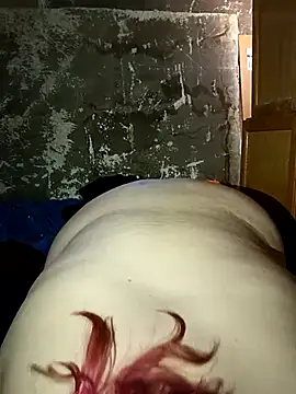 Snapshot of PainPriness chatting on 13, 11, 2025 PainPriness online show from 13, 11, 2025