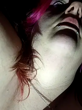 Snapshot of PainPriness chatting on 14, 11, 2025 PainPriness online show from 14, 11, 2025