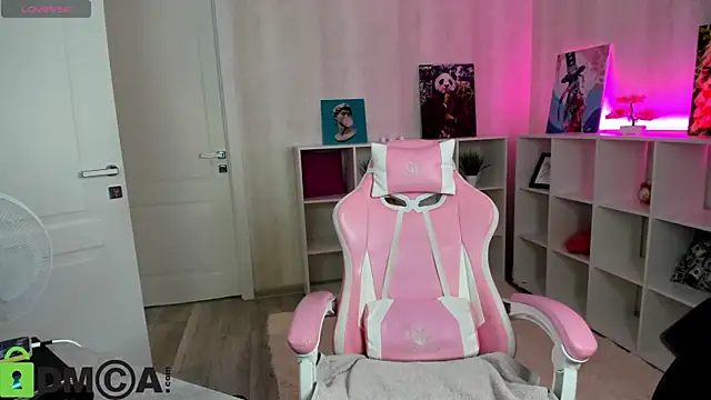 Snapshot of lasly_moon chatting on 19, 9, 2025 lasly moon online show from 19, 9, 2025