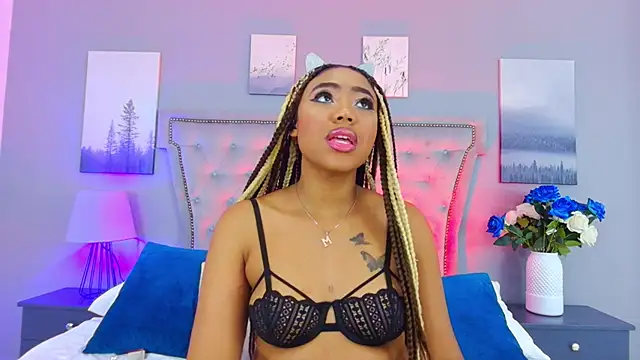 Snapshot of AngelaRoberts chatting on 9, 11, 2025 AngelaRoberts online show from 9, 11, 2025