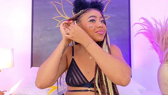 Snapshot of AngelaRoberts chatting on 17, 11, 2025 AngelaRoberts online show from 17, 11, 2025