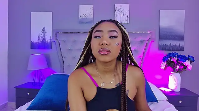 Snapshot of AngelaRoberts chatting on 20, 11, 2025 AngelaRoberts online show from 20, 11, 2025