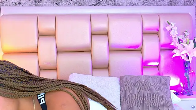 Snapshot of AngelaRoberts chatting on 18, 2, 2026 AngelaRoberts online show from 18, 2, 2026