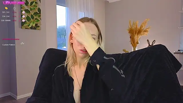 Snapshot of NyxaThorn chatting on 12, 10, 2025 NyxaThorn online show from 12, 10, 2025