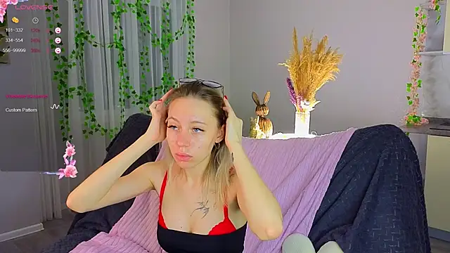 NyxaThorn online show from 16, 12, 2025